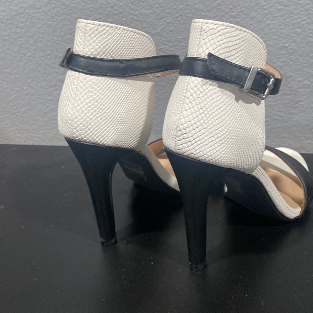 Heels - Picture 4 of 5